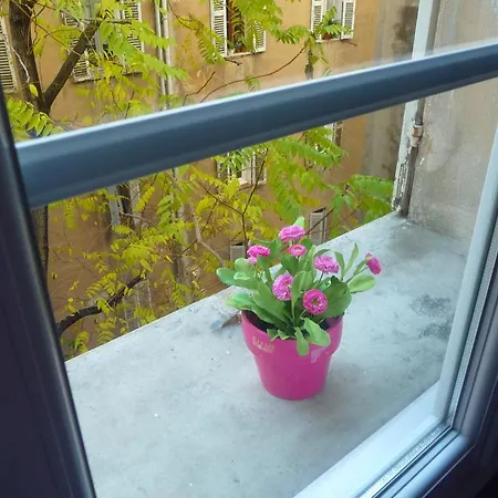La Maison Du Bonheur לינה וארוחת בוקר *