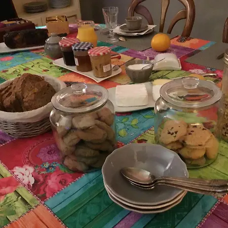 לינה וארוחת בוקר La Maison Du Bonheur *